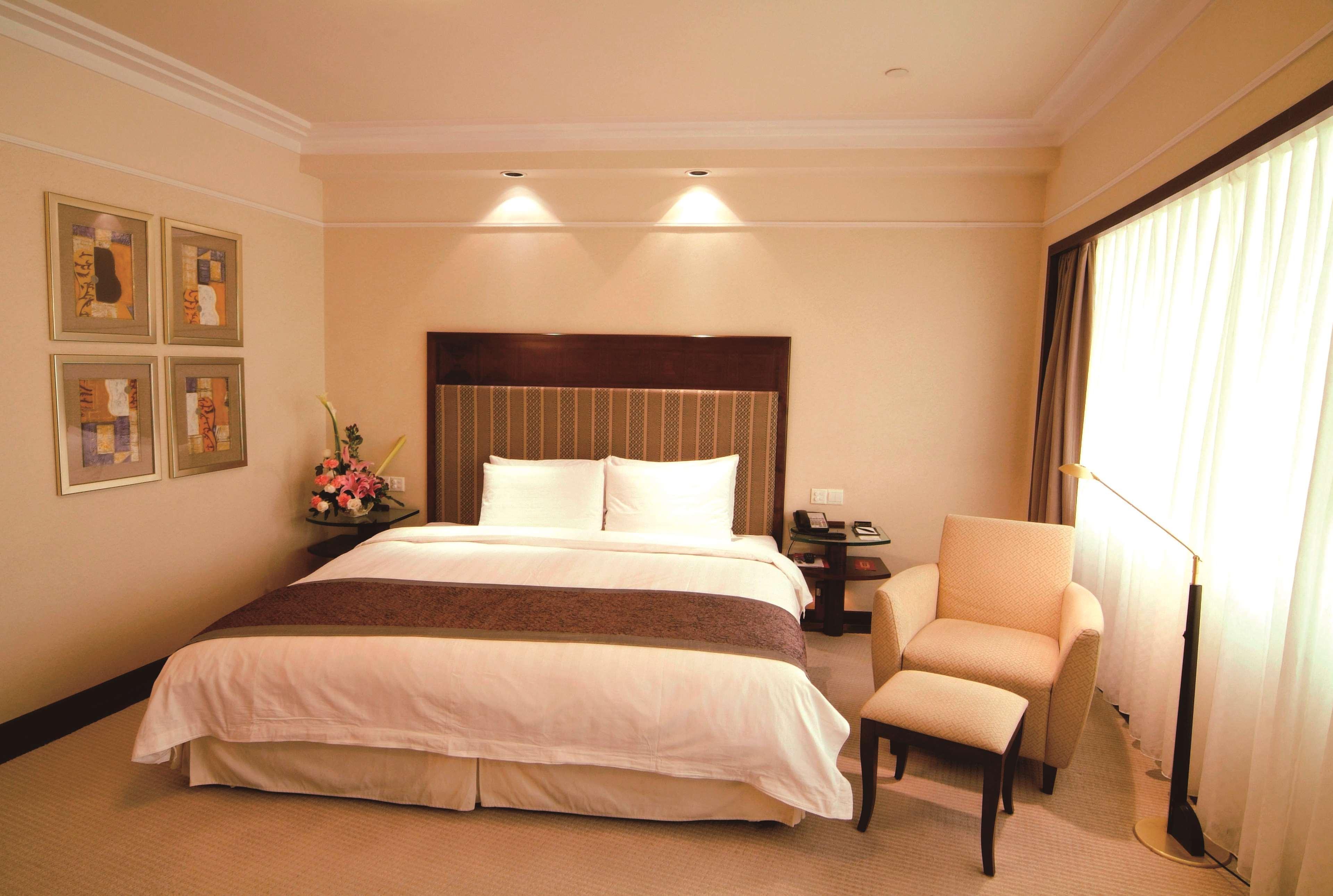 Howard Johnson Ginwa Plaza Hotel Сиан Екстериор снимка