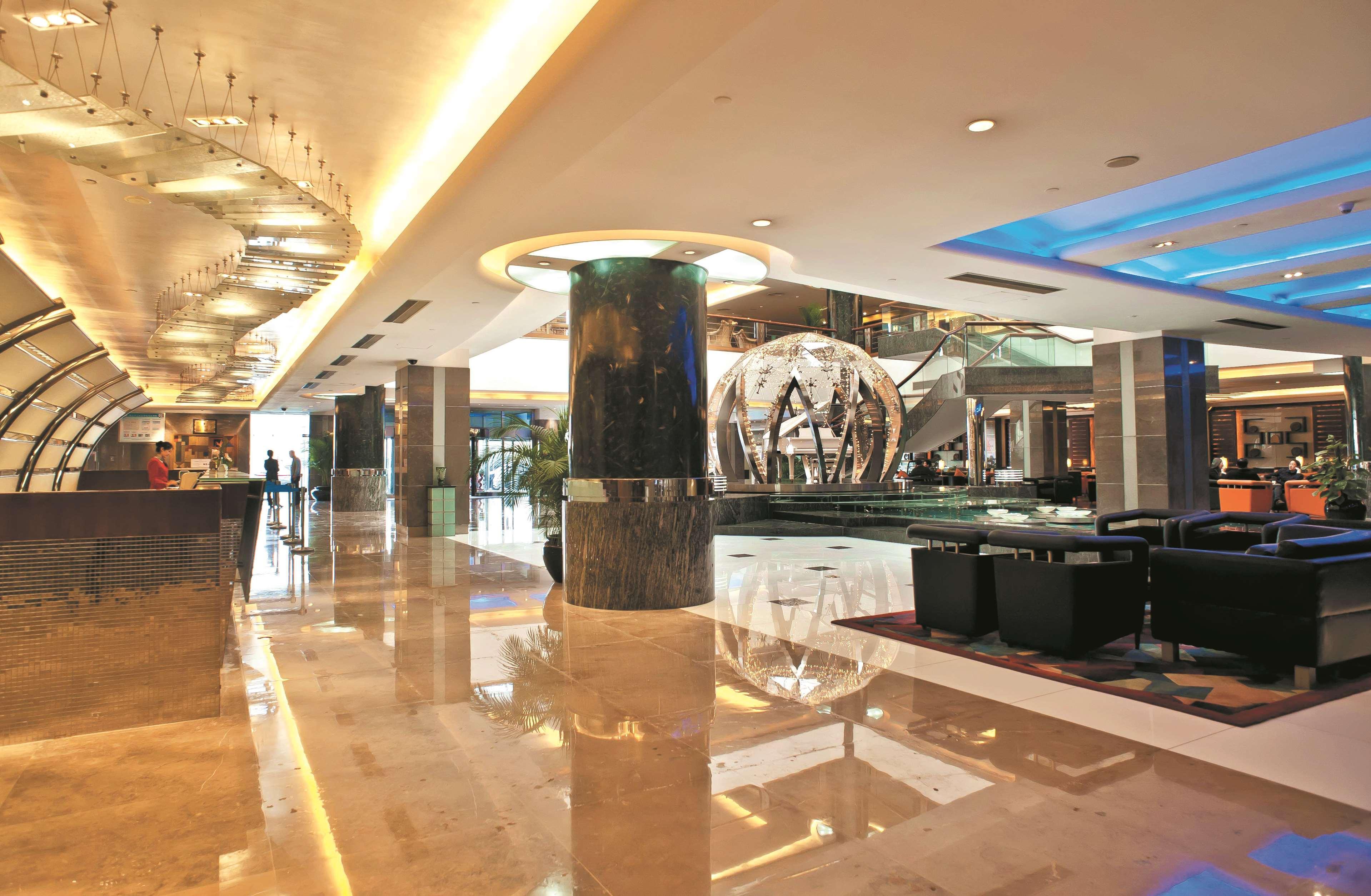 Howard Johnson Ginwa Plaza Hotel Сиан Екстериор снимка