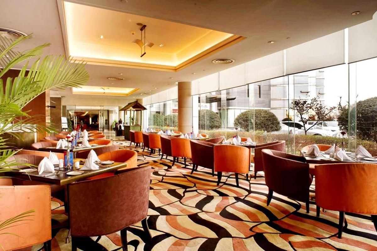 Howard Johnson Ginwa Plaza Hotel Сиан Екстериор снимка